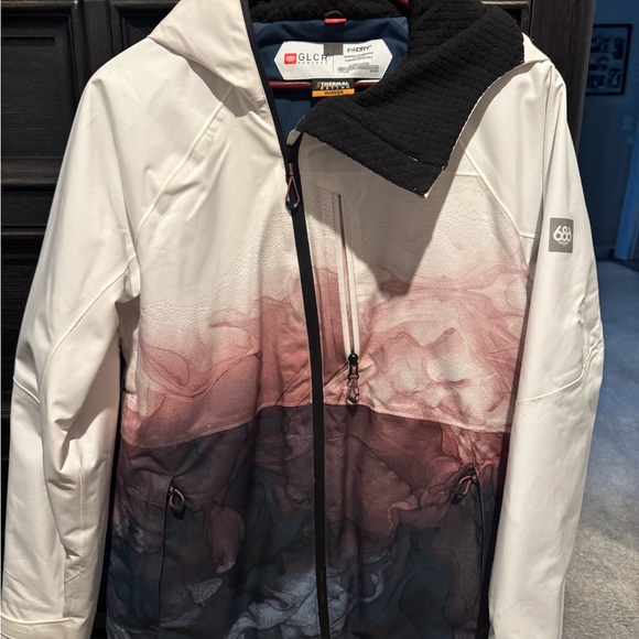 Women's Gradient Jacket - Picture 7 of 10